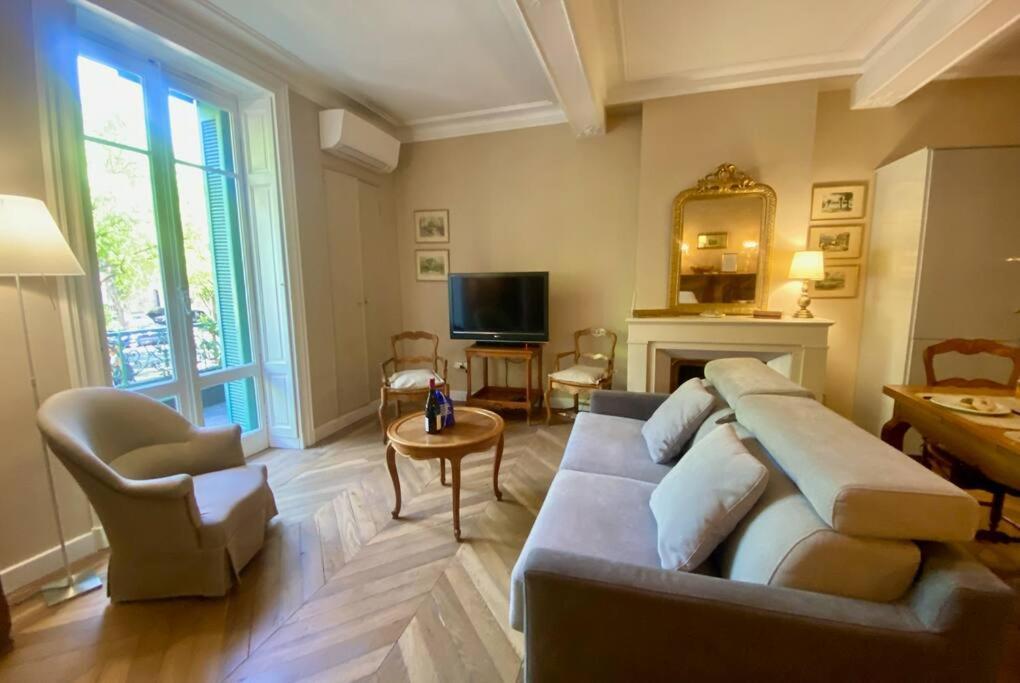 Apartamento L'Historien - Avec Balcon Coeur De Nimes Exterior foto