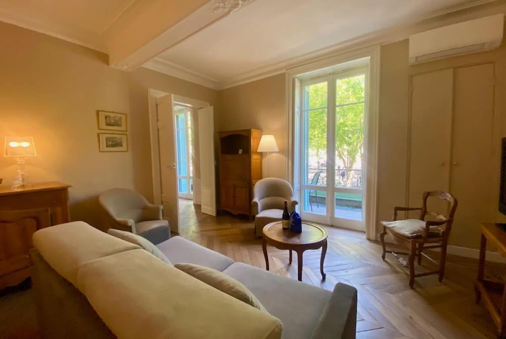 Apartamento L'Historien - Avec Balcon Coeur De Nimes Exterior foto
