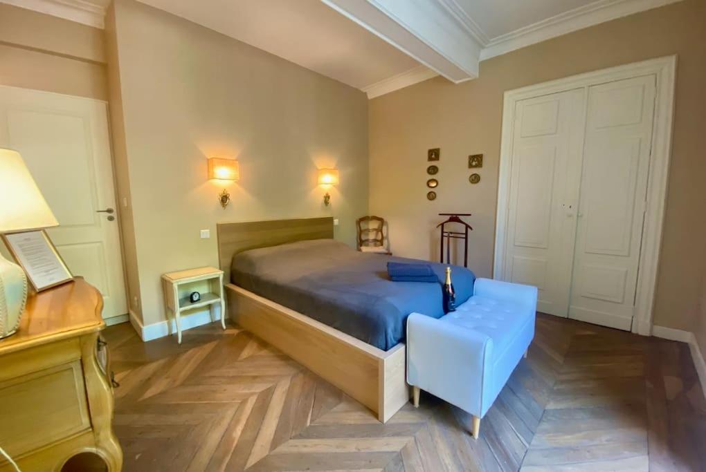 Apartamento L'Historien - Avec Balcon Coeur De Nimes Exterior foto